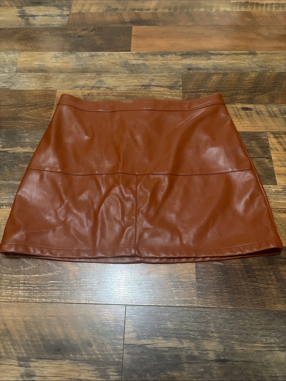 En Saison Faux Leather Mini Skirt in Chestnut